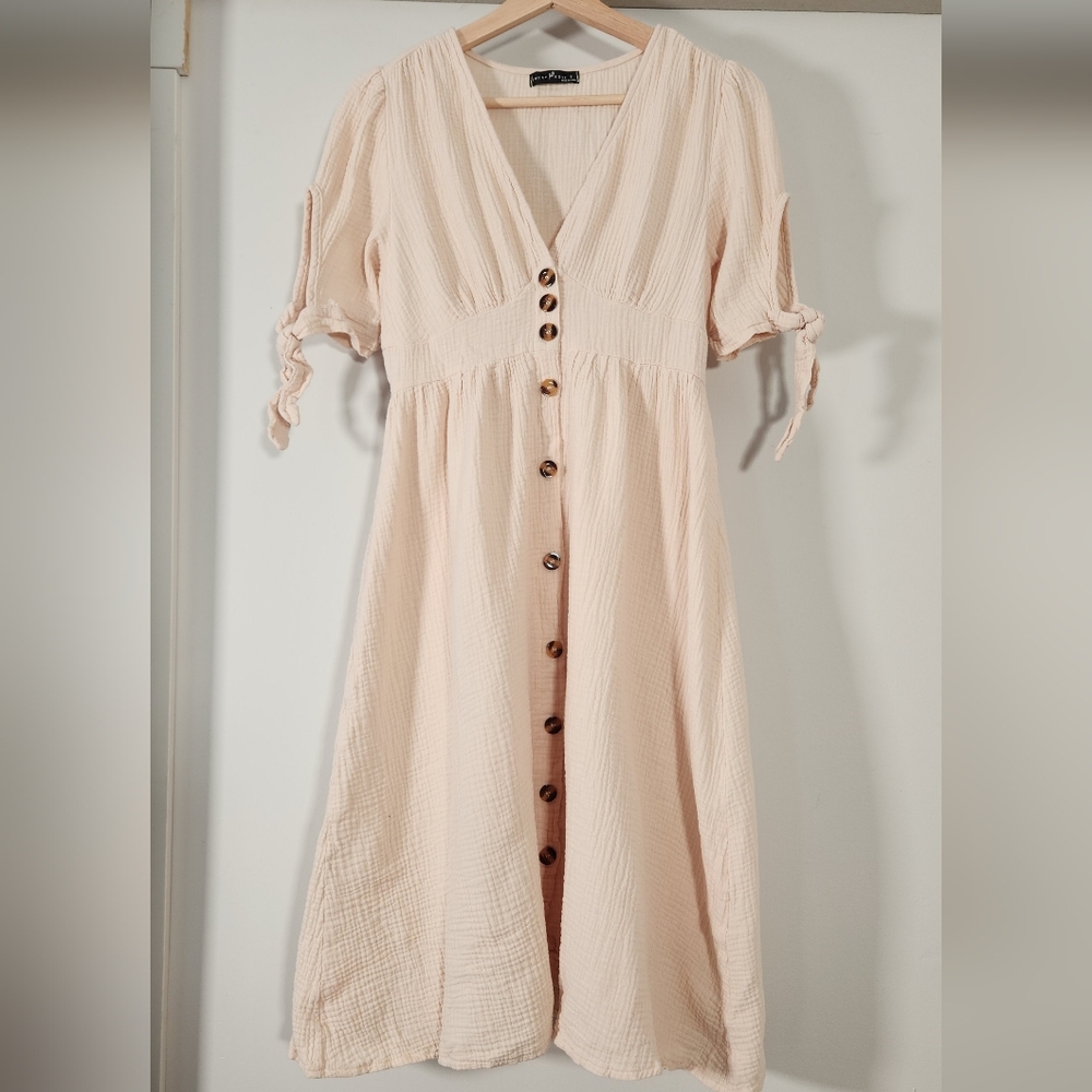 Elegant Cream Button-Down Cotton Dress